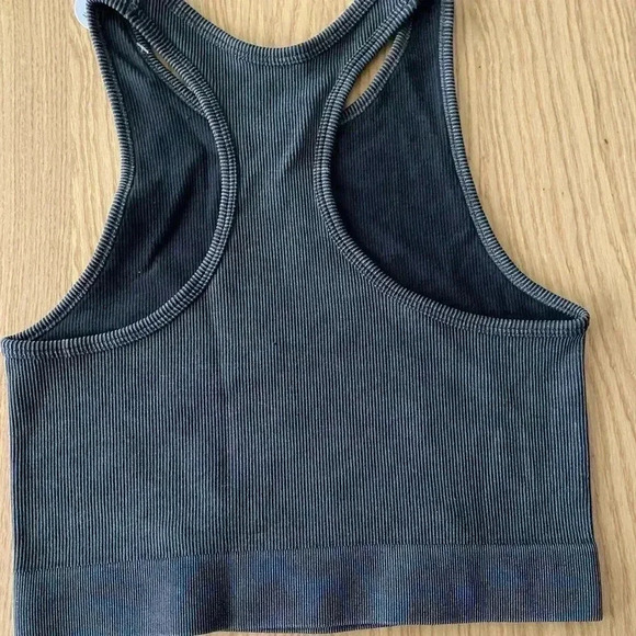 🆕Bella Movement  Race Back Work Out Crop Tank L🆕 - Picture 4 of 8